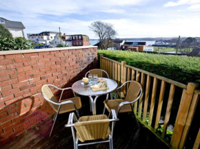 1 Roundham Heights